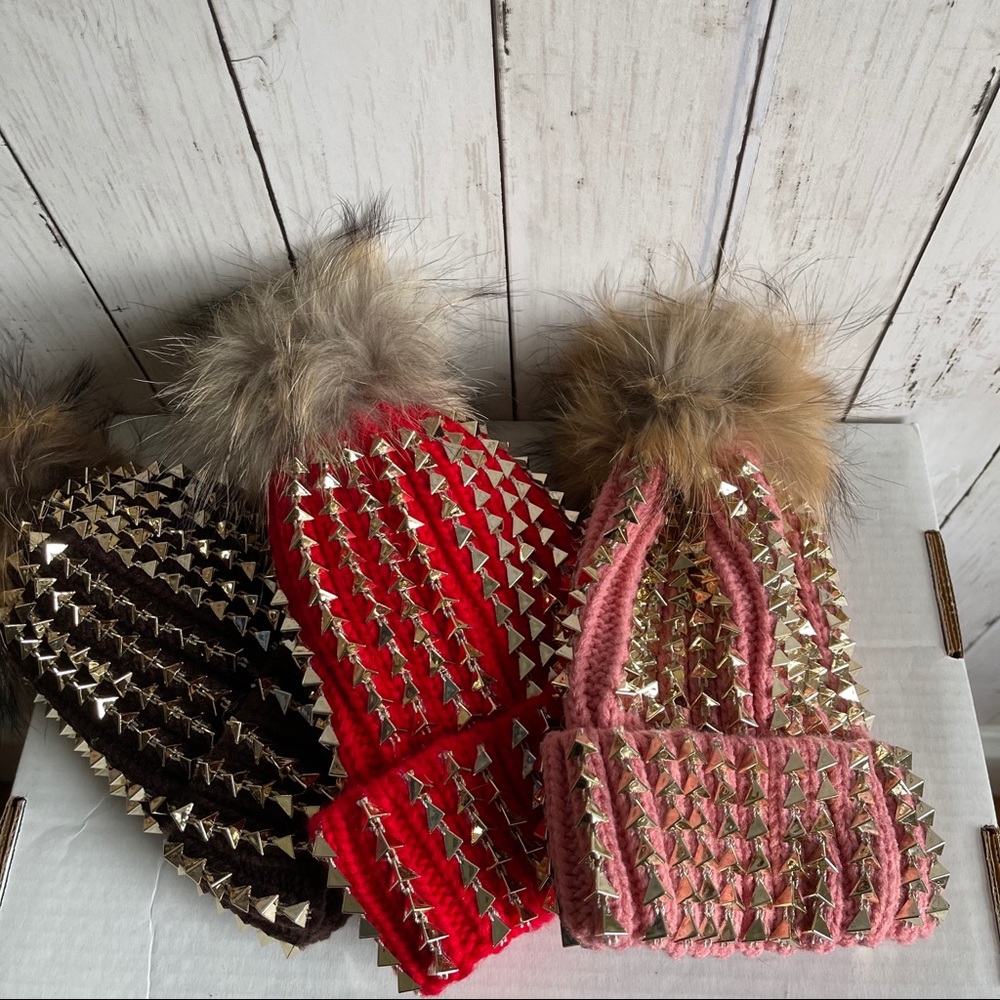 Spikes Cool Amazing Hat Winter Beanie with Pom Pom - Picture 3 of 4